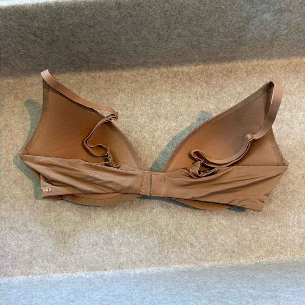 Skims Push-Up Plunge Bra - Picture 8 of 8